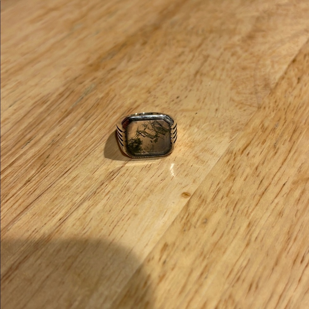 Vintage Silver and Moss Green Ring - Picture 3 of 5